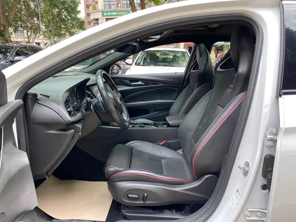 Buick Regal — миниатюра 6