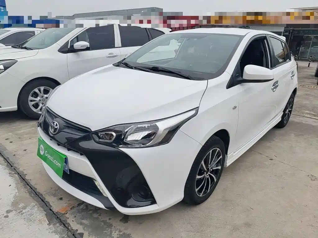 Toyota Yaris L — миниатюра 2