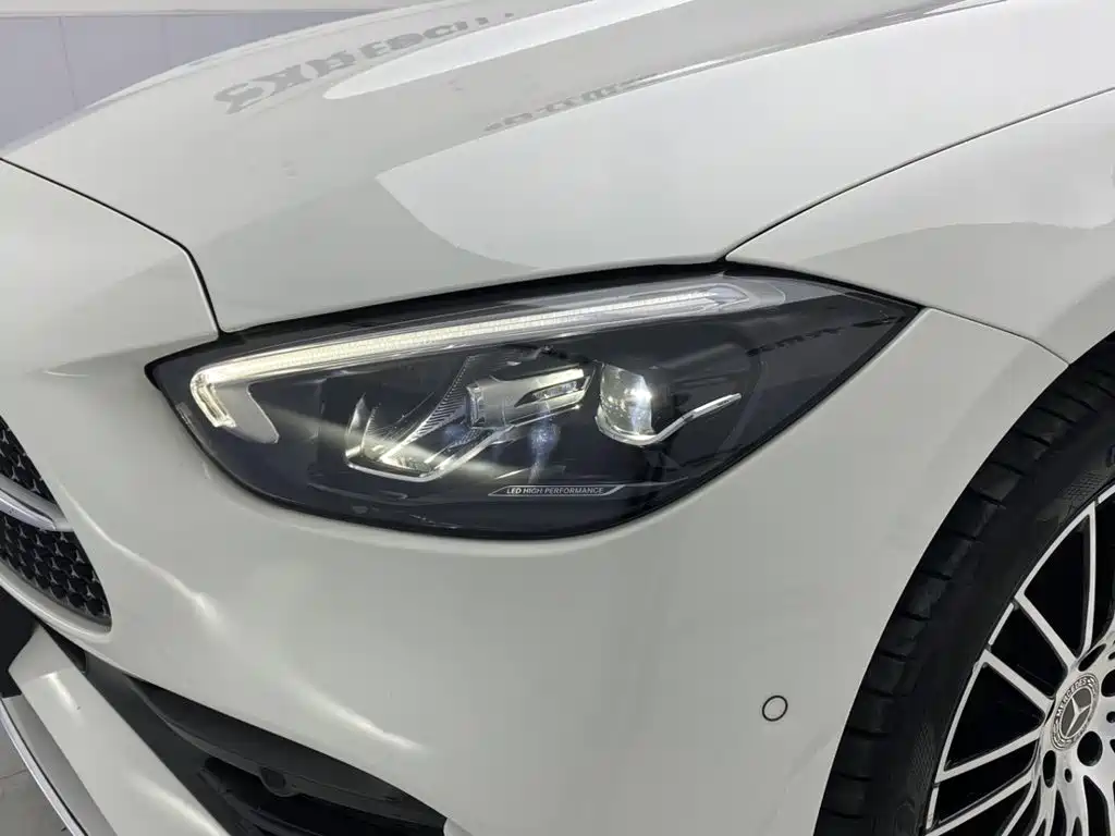 Mercedes-Benz C-Class — миниатюра 9