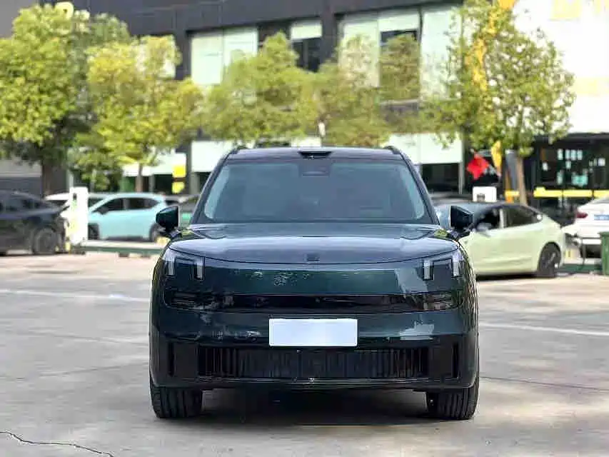 Lynk & Co 900 — миниатюра 2