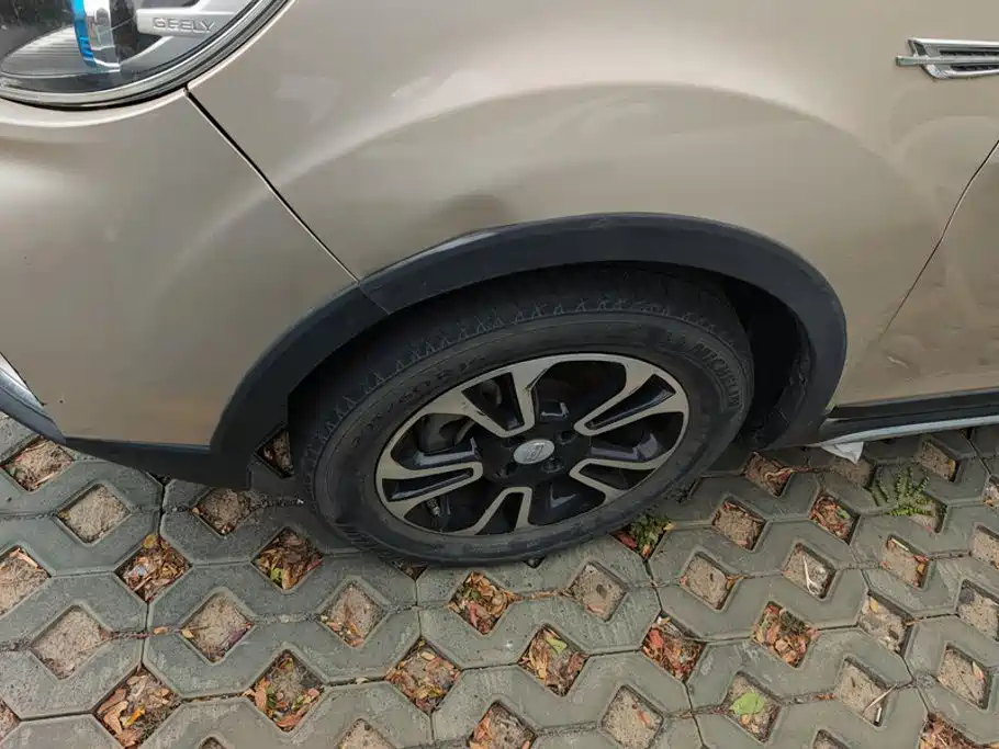 Geely Vision X3 — миниатюра 6