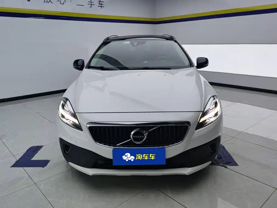 Volvo V40 — миниатюра 2