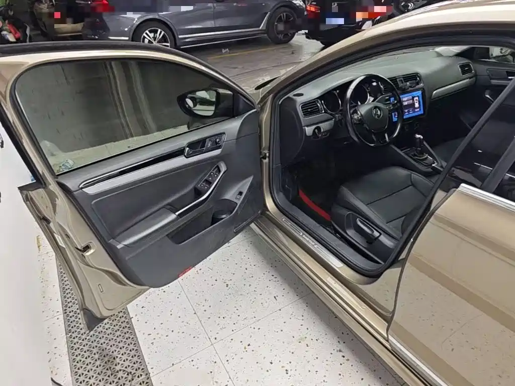 Volkswagen Sagitar — миниатюра 16