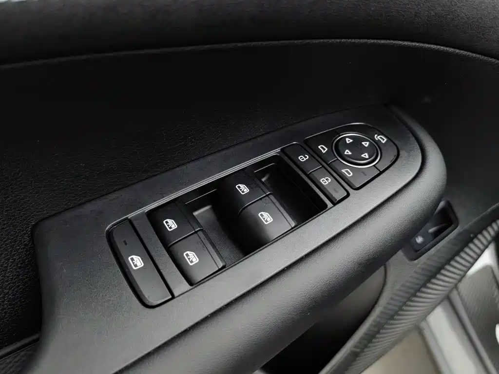 BYD Seal 05 DM-i — миниатюра 9