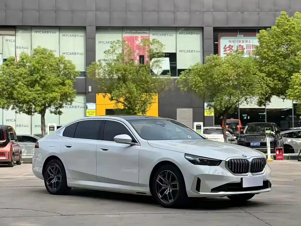 BMW i5 — миниатюра 3