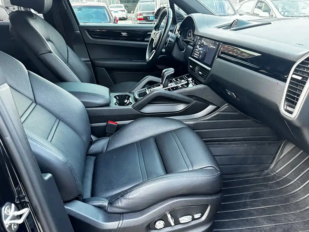 PORSCHE CAYENNE NEW ENERGY