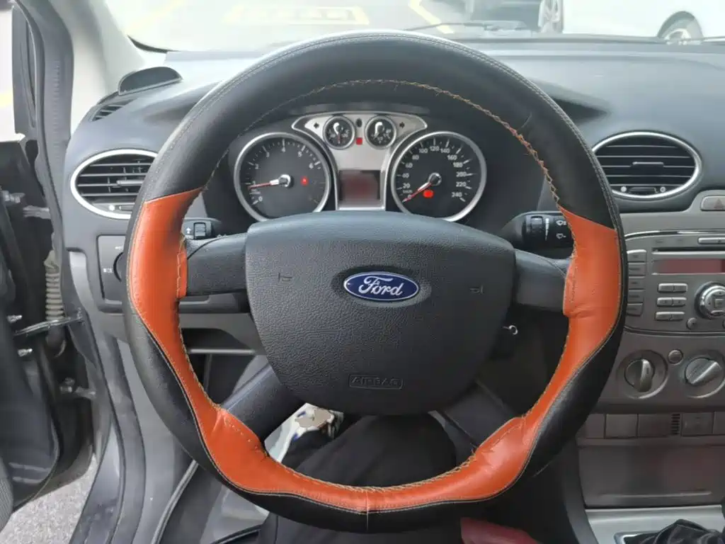 Ford Focus — миниатюра 11