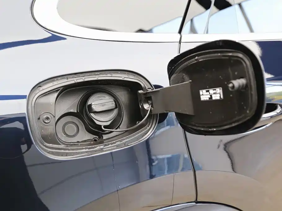 Porsche Cayenne Hybrid — миниатюра 31