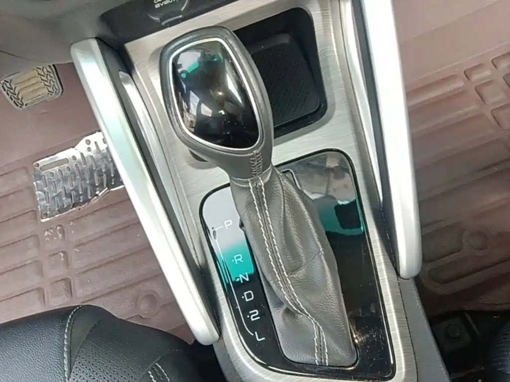 Geely Vision X3 — миниатюра 14