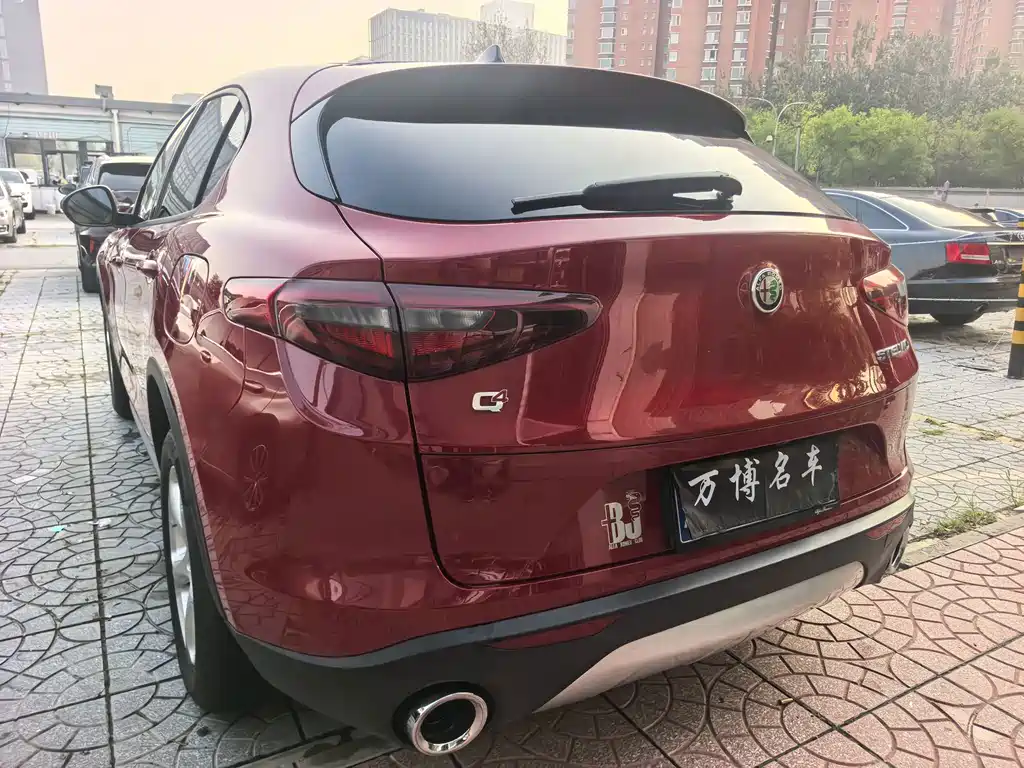 Alfa Romeo Stelvio — миниатюра 11