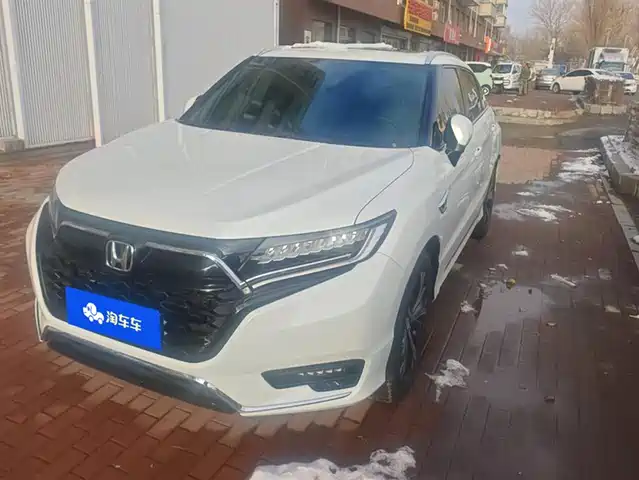 HONDA UR V