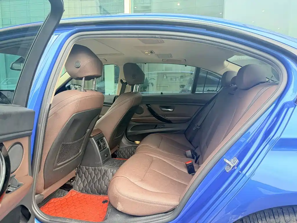 BMW 3 Series — миниатюра 6