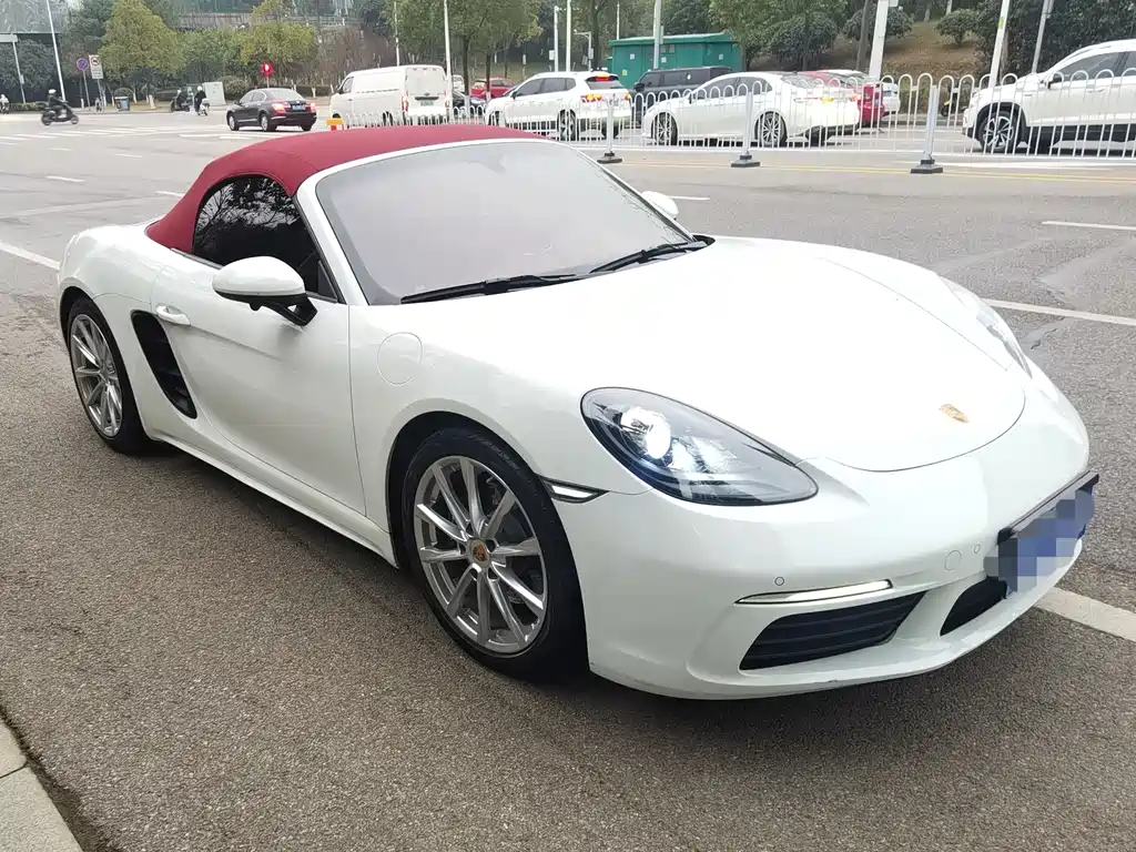PORSCHE 718