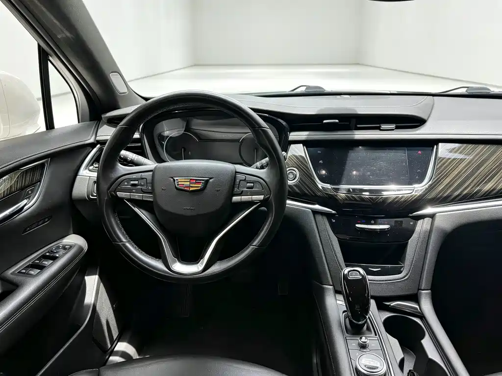 Cadillac XT6 — миниатюра 5