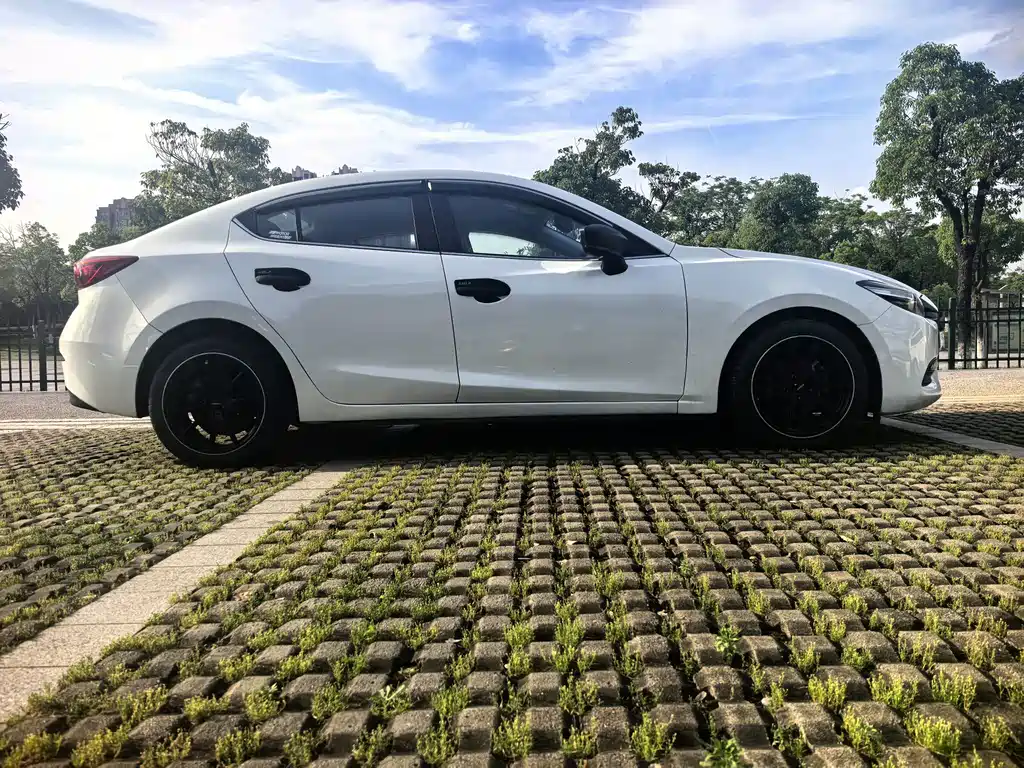Mazda 3 Axela — миниатюра 3