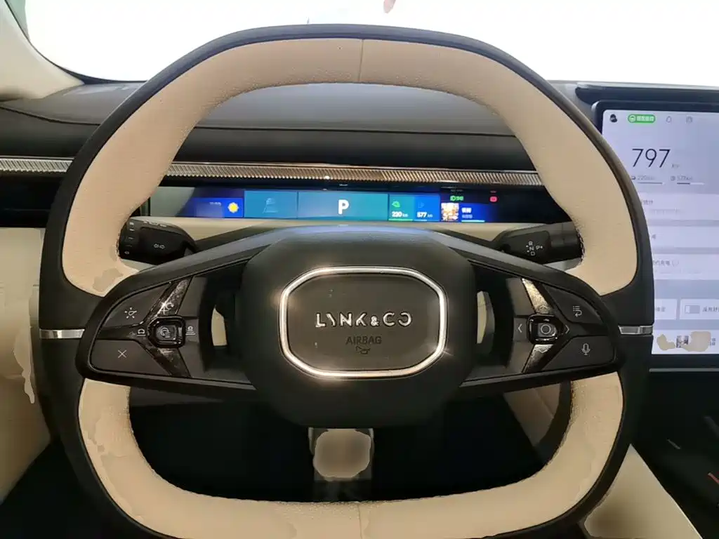 Lynk & Co 10 — миниатюра 11
