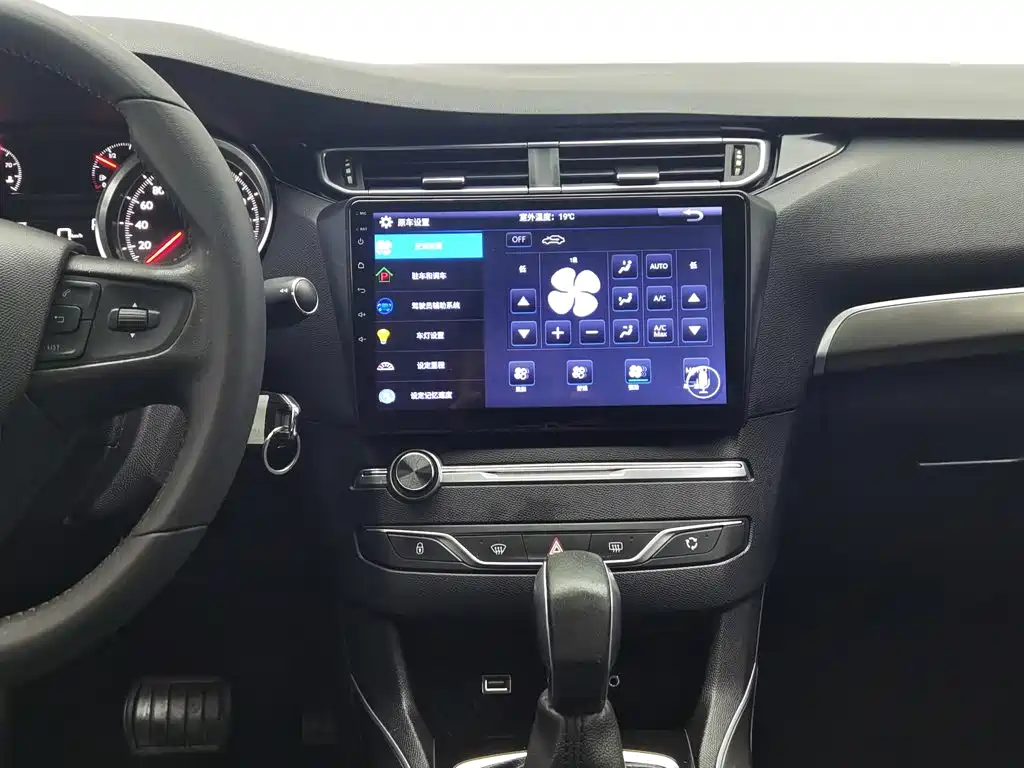 Peugeot 408 — миниатюра 12
