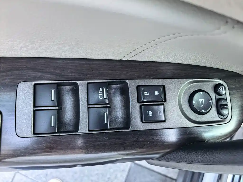 Honda Elysion — миниатюра 9