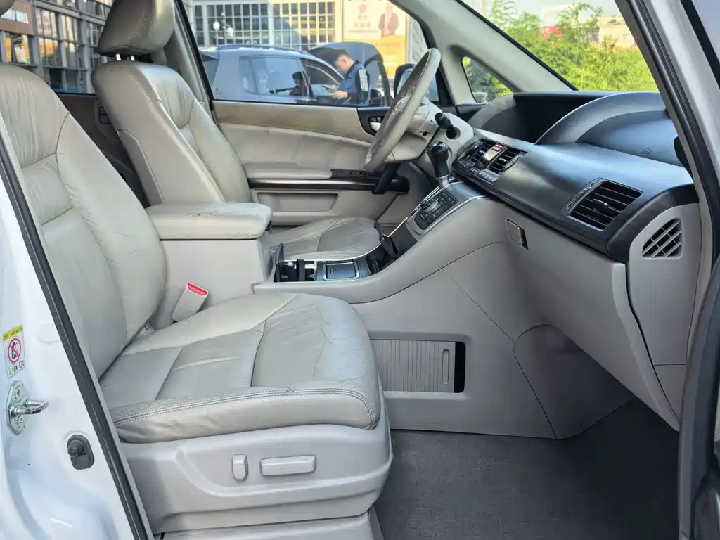 Honda Elysion — миниатюра 13