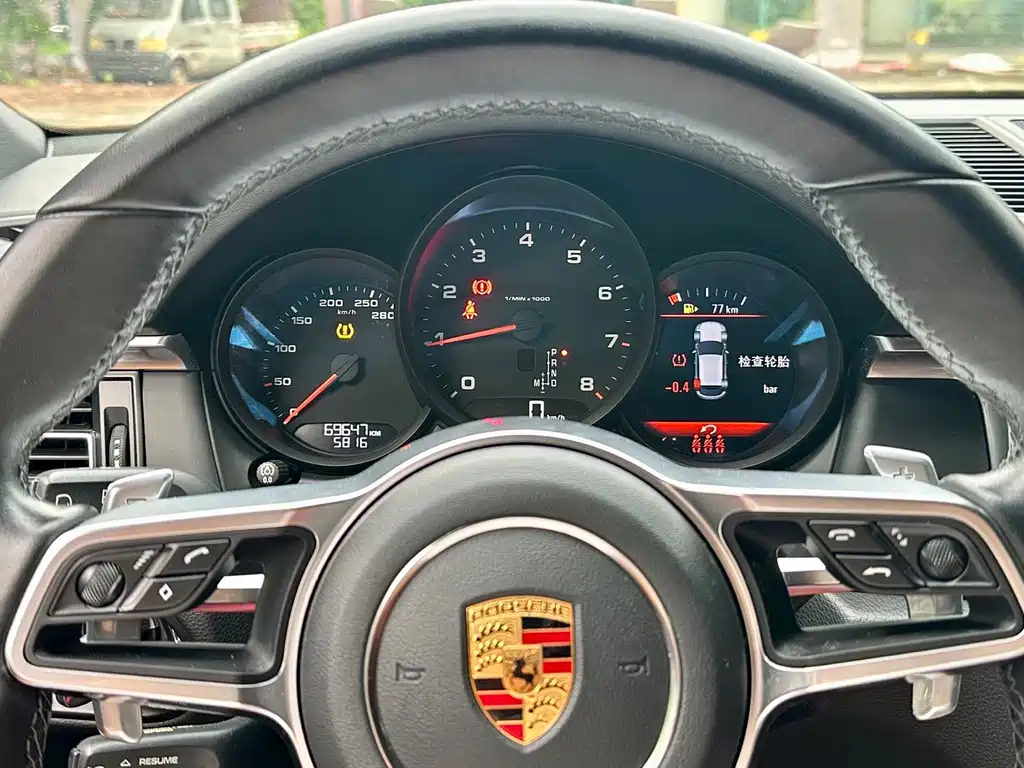 Porsche Macan — миниатюра 6