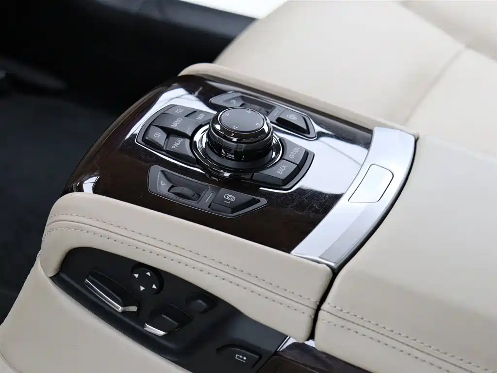 BMW 7 Series 7 2010 760Li