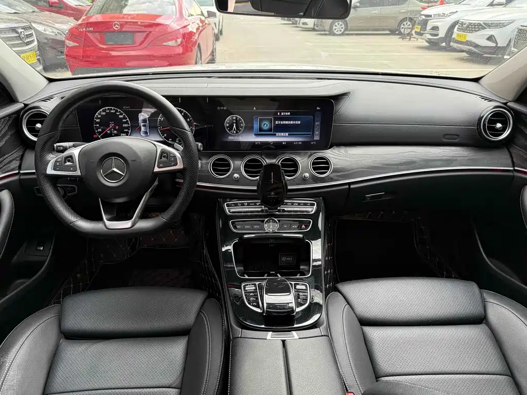 MERCEDES-BENZ E CLASS