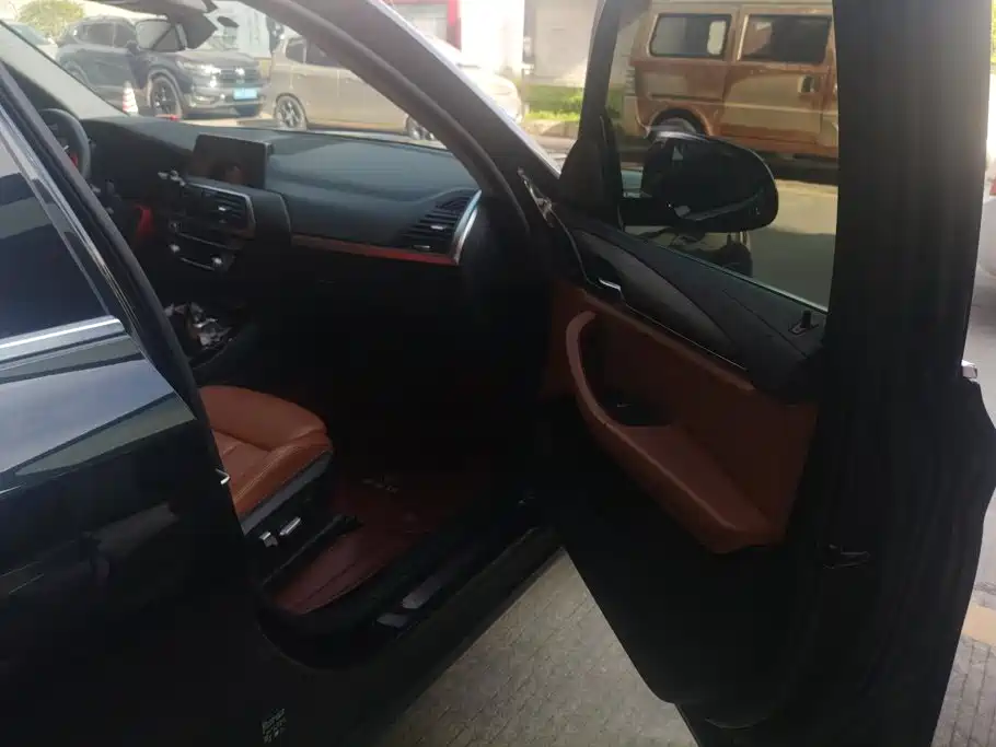 BMW X3 — миниатюра 8