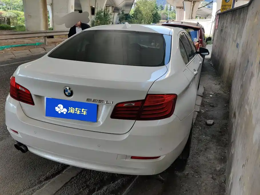 BMW 5 Series — миниатюра 3