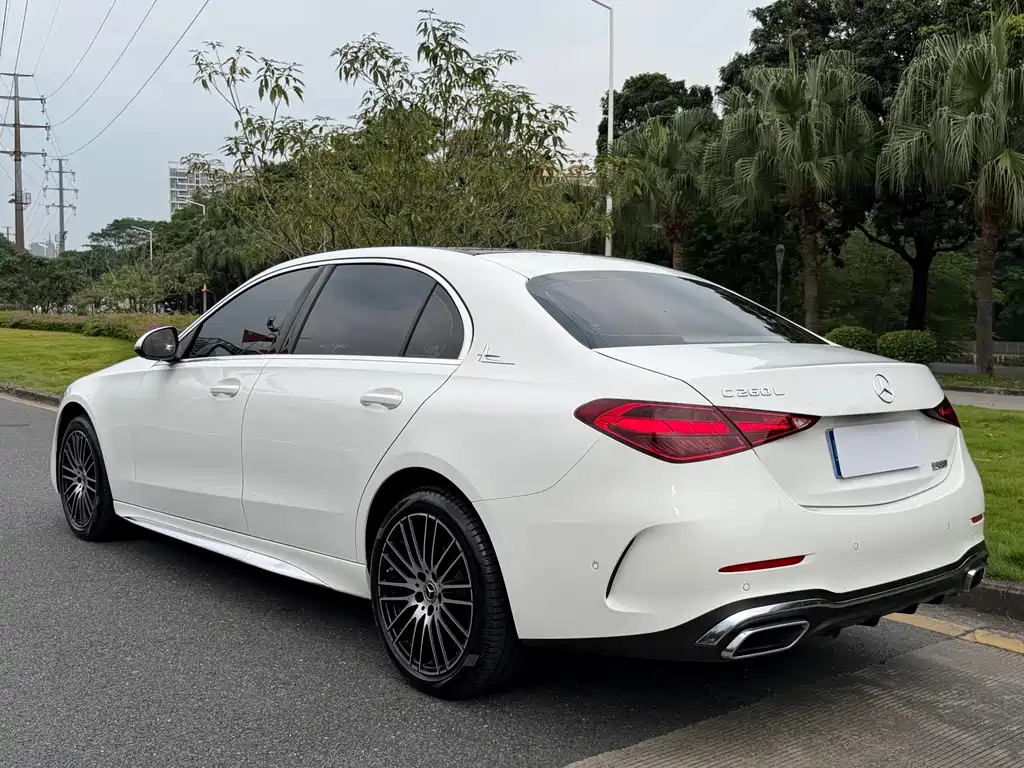 Mercedes-Benz C-Class — миниатюра 6