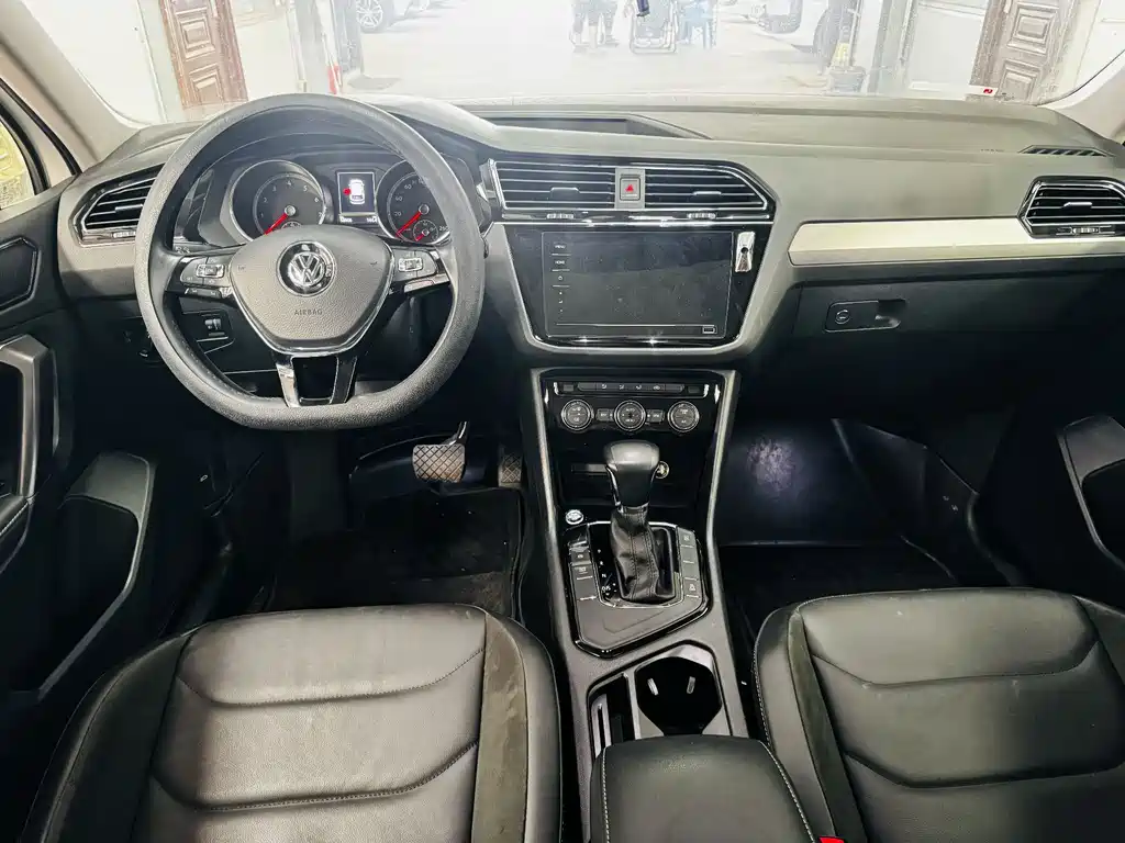Volkswagen Tiguan L — миниатюра 4