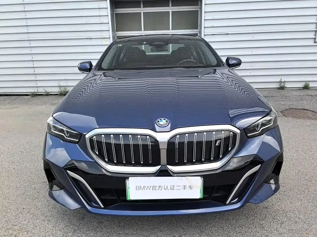 BMW I5
