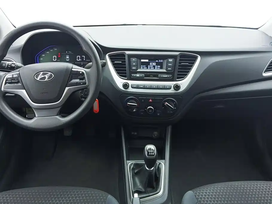 Hyundai Verna — миниатюра 12
