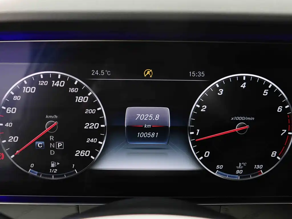 Mercedes-Benz E-Class — миниатюра 9