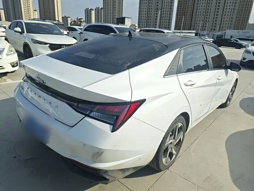 Hyundai Elantra — миниатюра 7