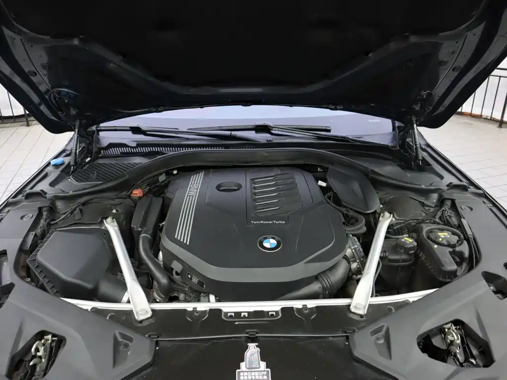 BMW 8 Series — миниатюра 28