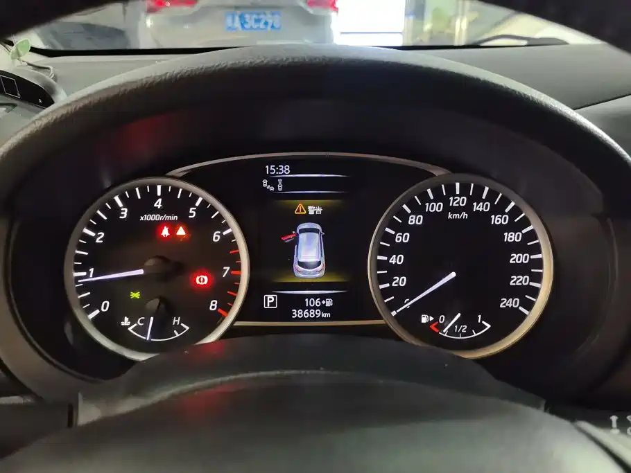 Nissan Tiida — миниатюра 14