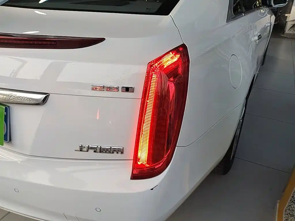 Cadillac XTS — миниатюра 8