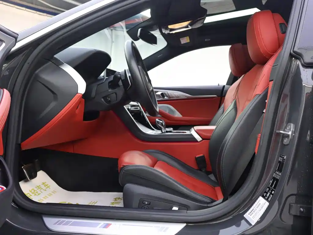 BMW 8 Series — миниатюра 7