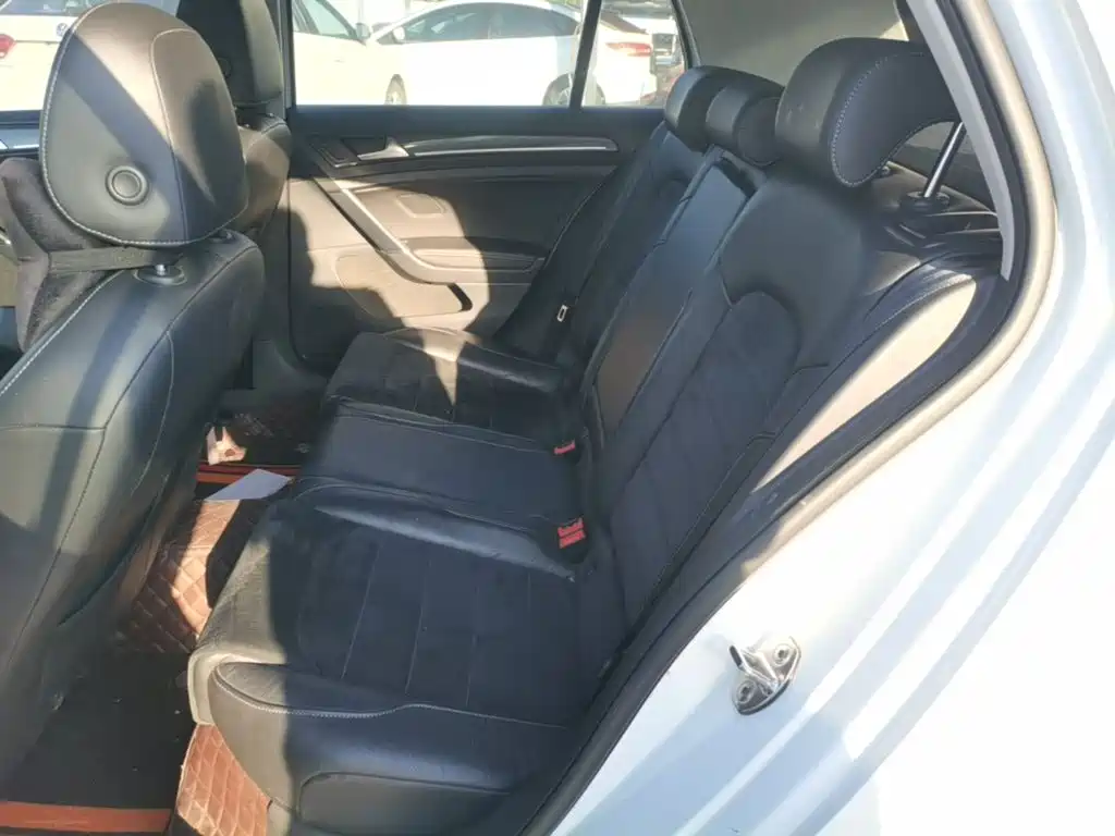 Volkswagen Golf — миниатюра 17