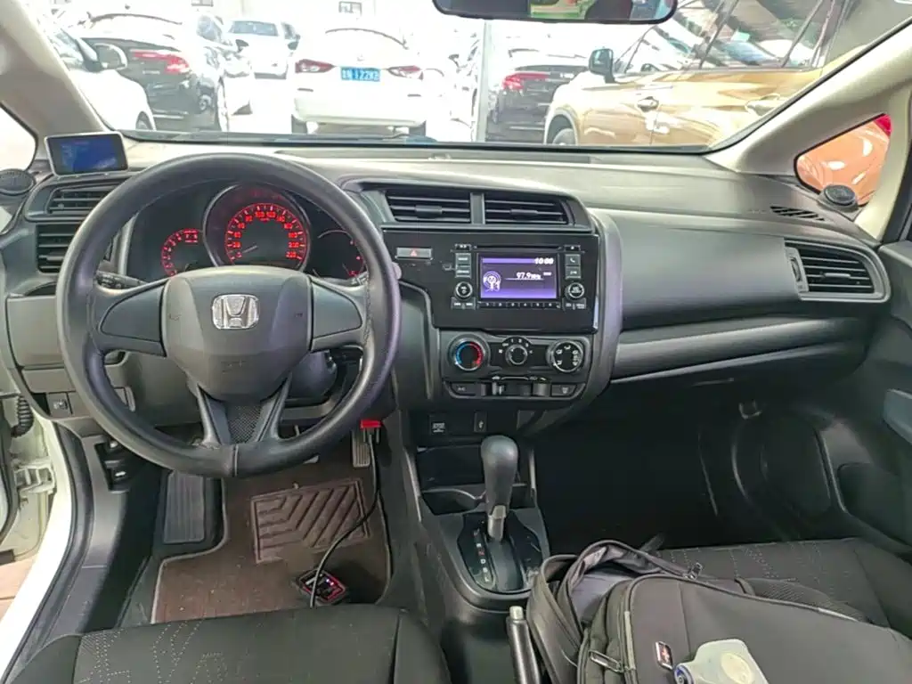 Honda Fit — миниатюра 10