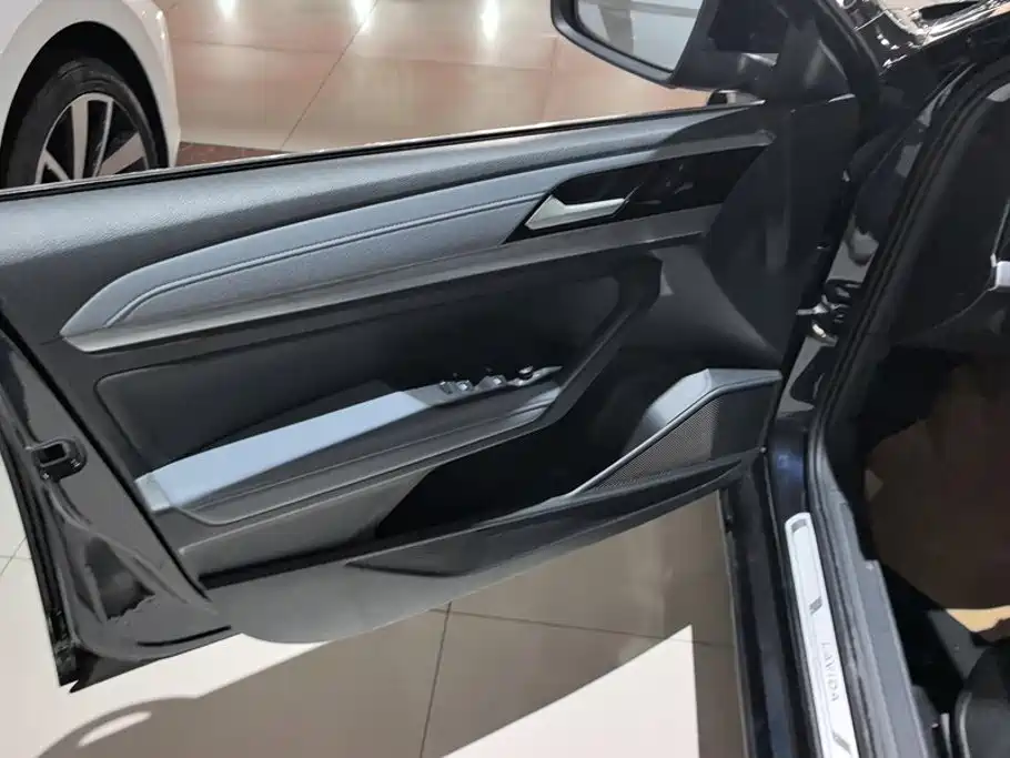 Volkswagen Lavida — миниатюра 7
