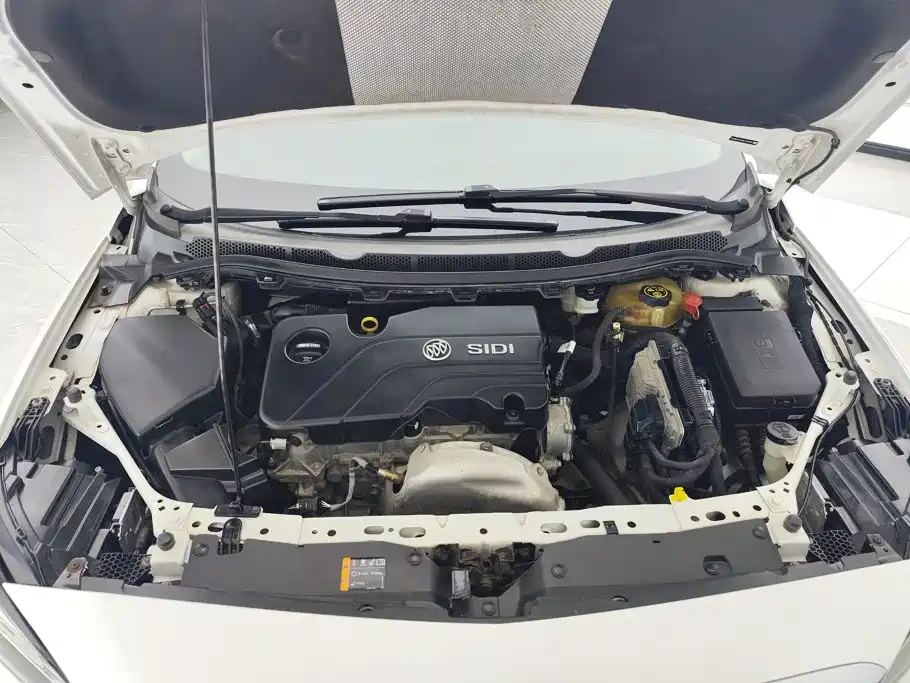 Buick Verano — миниатюра 10