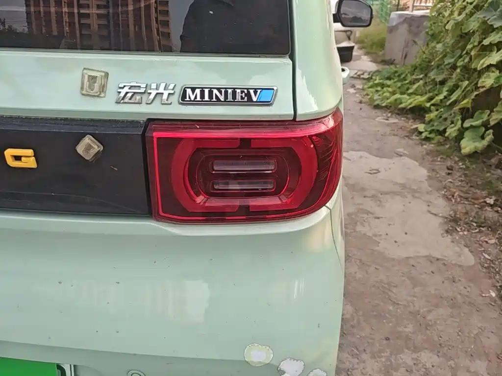 Wuling MINIEV — миниатюра 8