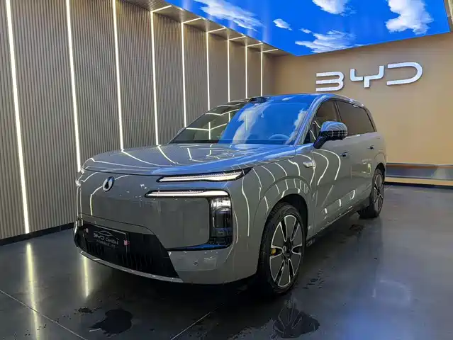 2025 Denza N8