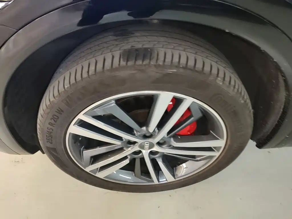 Audi Q5L Sportback — миниатюра 23