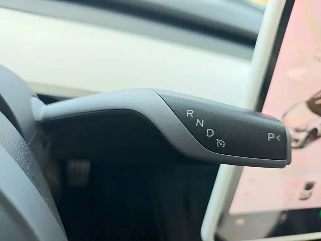 Tesla Model 3 — миниатюра 14
