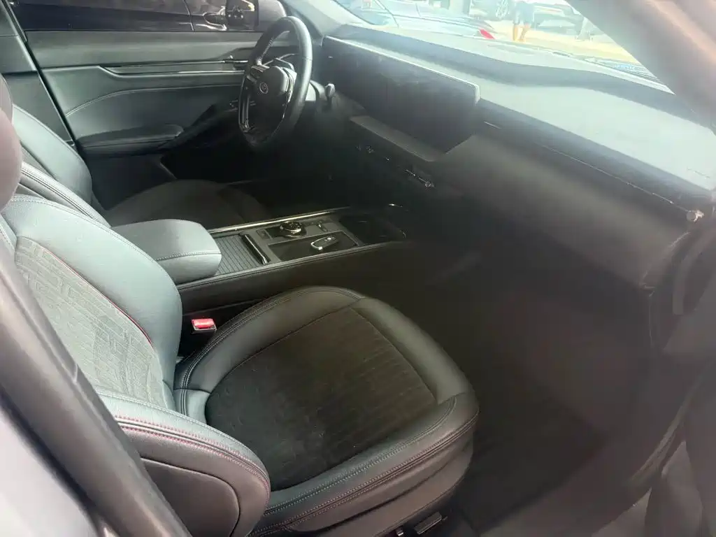 Ford Mondeo — миниатюра 2