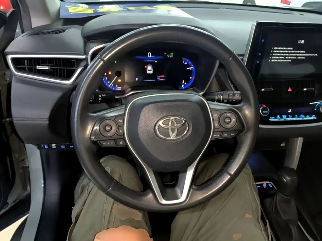 Toyota Corolla Cross — миниатюра 11