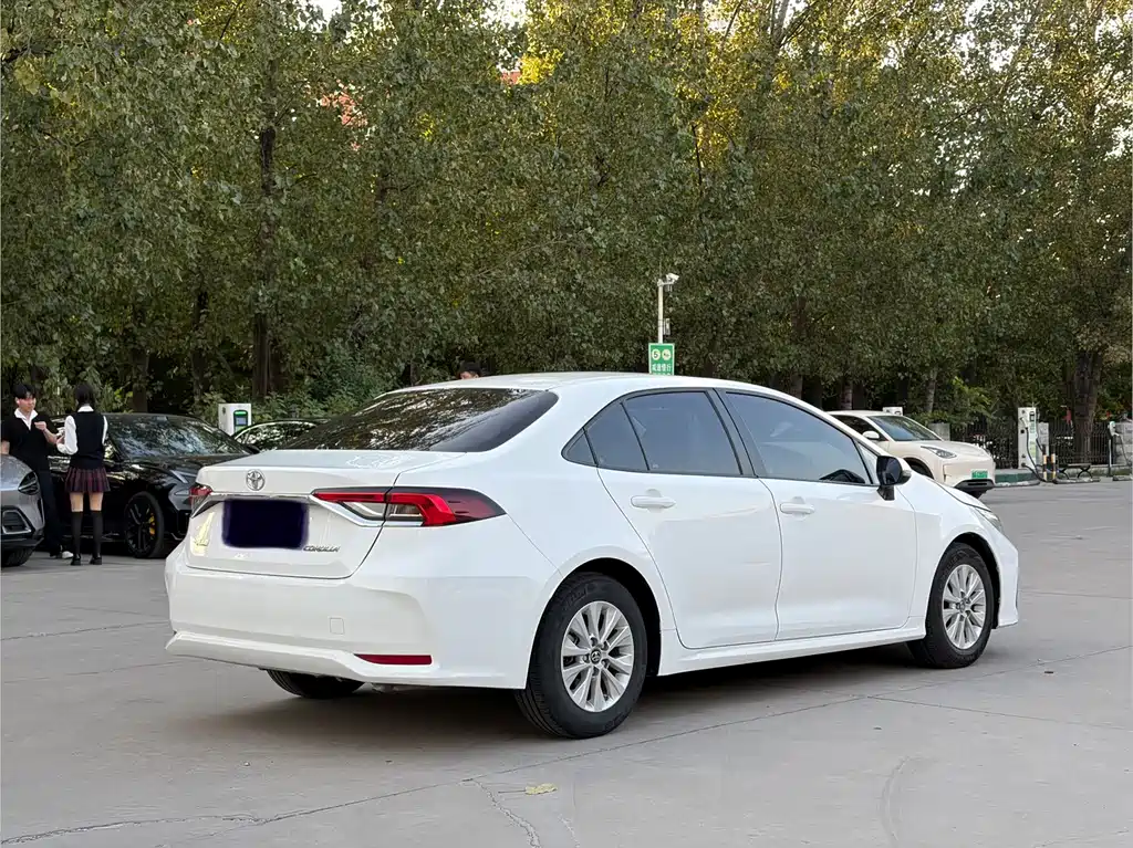 Toyota Corolla — миниатюра 13
