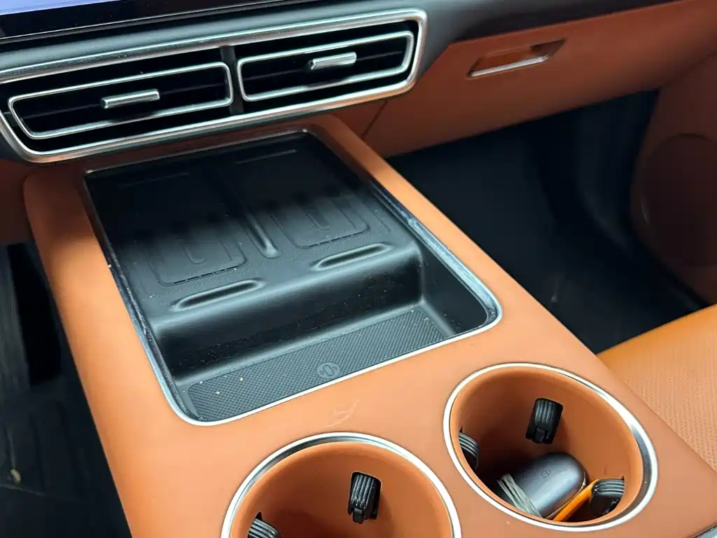 Li Auto Li L8 — миниатюра 15